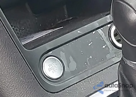 2018 Volkswagen Tiguan Limited 2.0T из США, поврежденный, VIN WVGAV7AX9JK004270